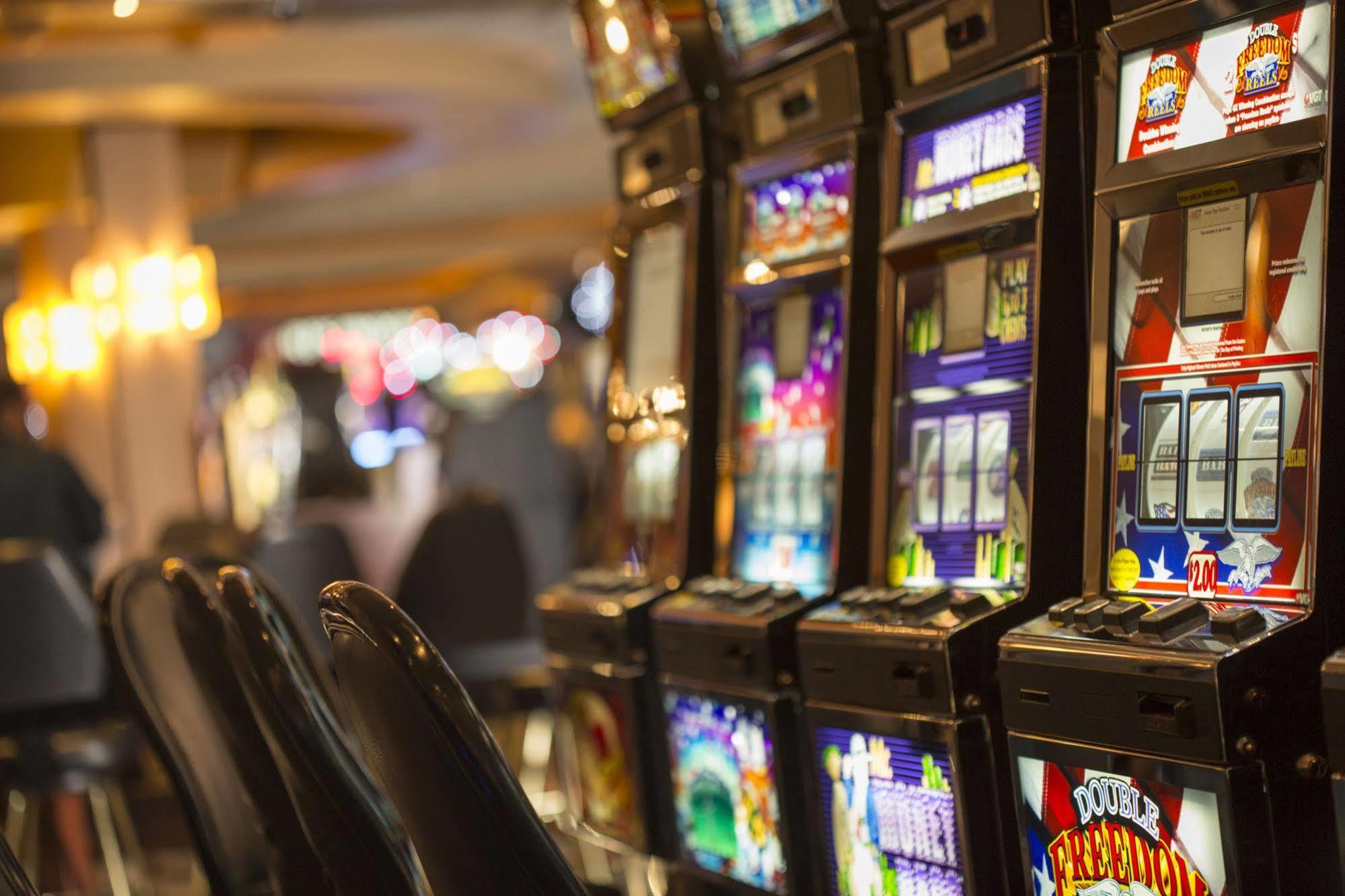 Apache Casino Hotel Лотон Экстерьер фото